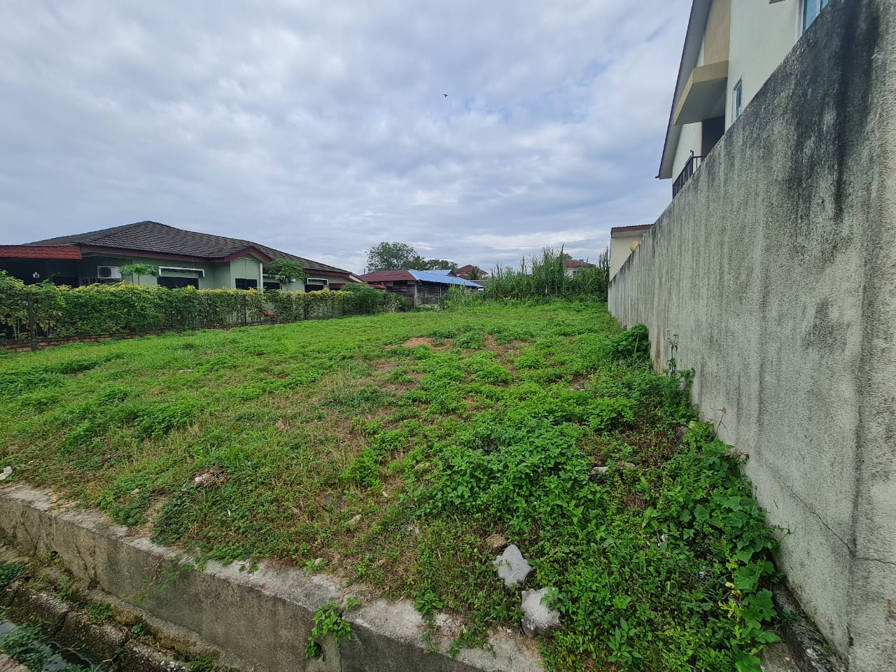 Ejen Hartanah Ipoh-Tanah Lot Banglo RPT Jelapang Height Ipoh Perak