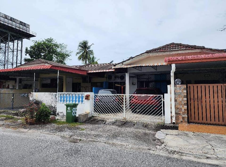 Ejen Hartanah Ipoh-Teres Setingkat Untuk Dijual Di Pekan Razaki-1