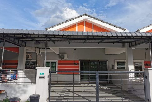 TERES  SETINGKAT FULLY FURNISHED LAKEVILLE SERI ISKANDAR UNTUK DIJUAL