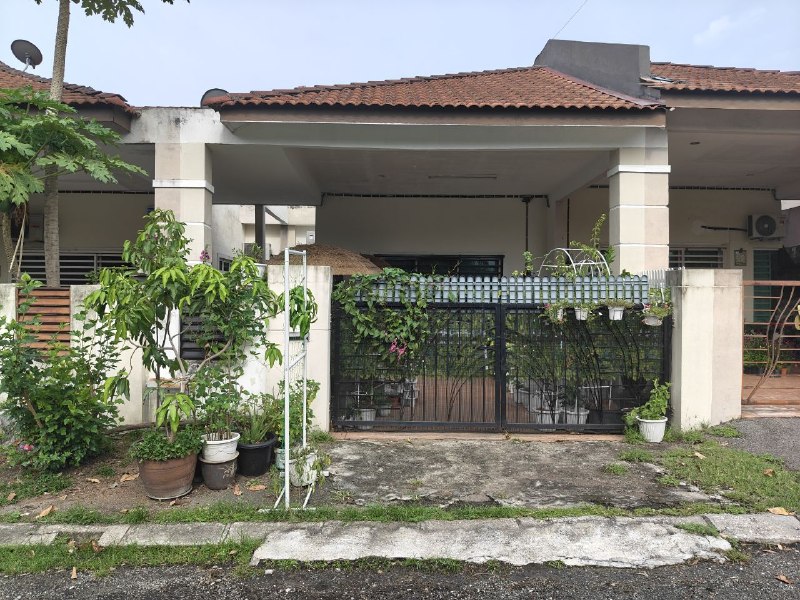 Teres Setingkat Untuk Dijual Di Panorama Lapangan Perdana